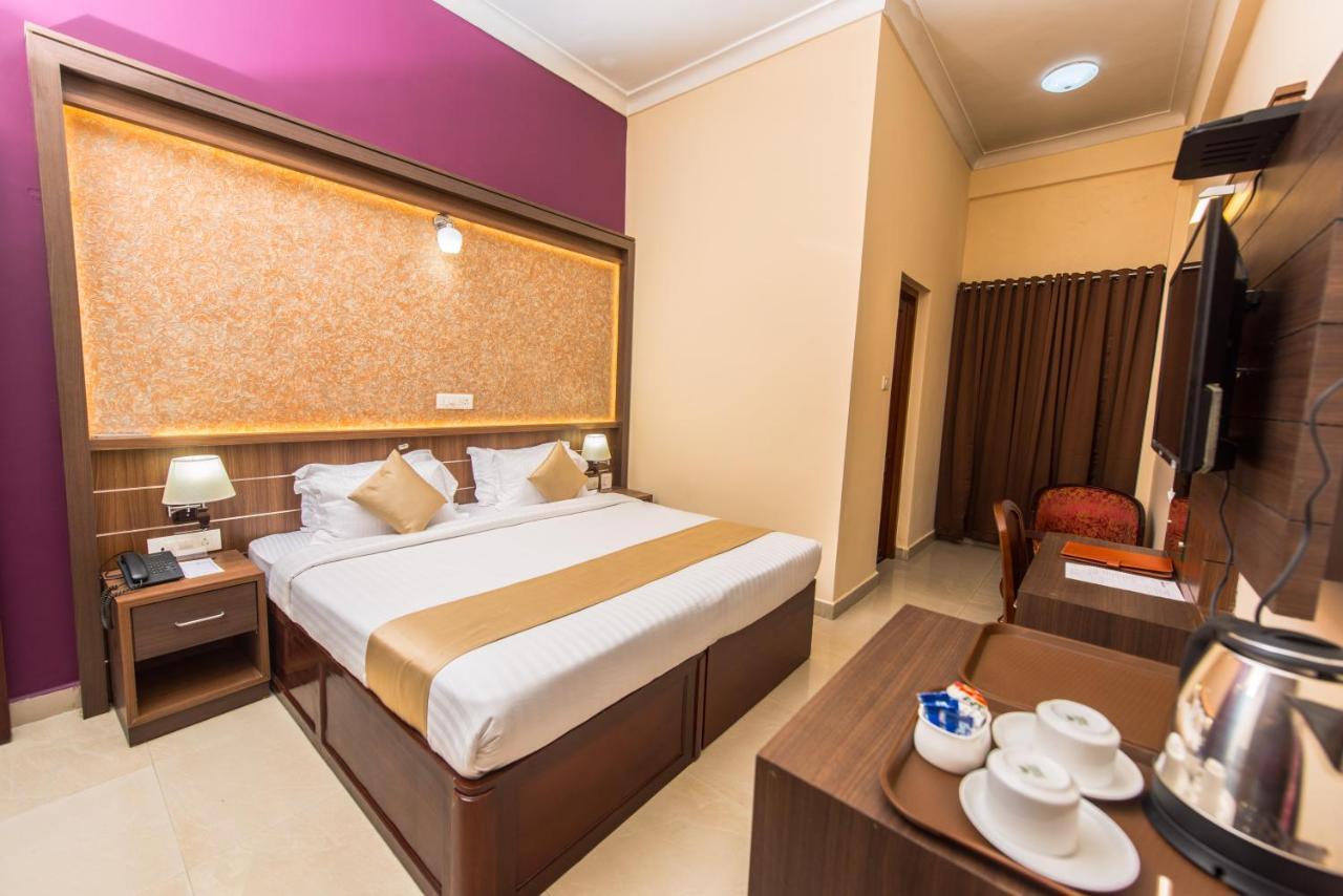 Kallada Golden Hotel Thrissur エクステリア 写真