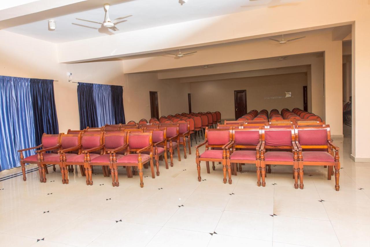 Kallada Golden Hotel Thrissur エクステリア 写真